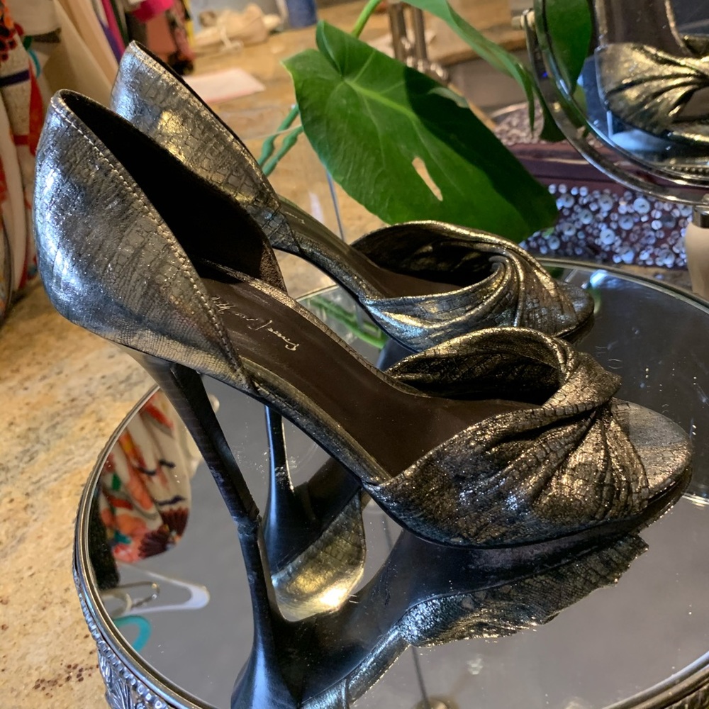 ELIZABETH AND JAMES Pumps